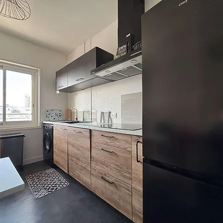 Appartement T3 Lumineux Au Centre De Royan, à 500m De La - Fr-1-494-222 Royan