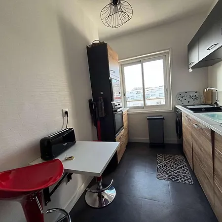 T3 Lumineux Au Centre De Royan, à 500m De La - Fr-1-494-222 * Royan